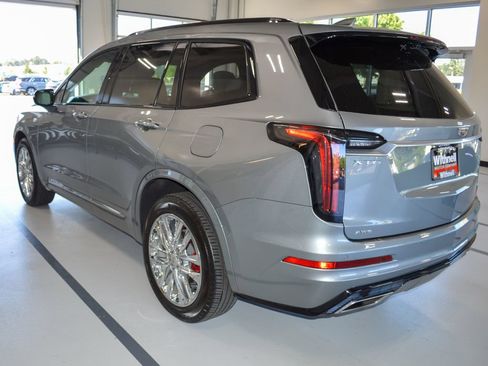 Used 2023 Cadillac XT6 Sport w/ Technology Package AWD/4WD image 6