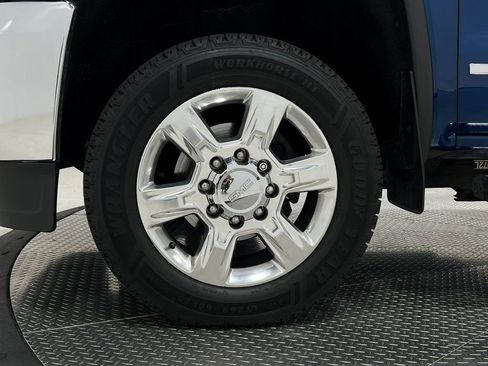 Used 2018 GMC Sierra 2500 SLT w/ Duramax Plus Package AWD/4WD image 39