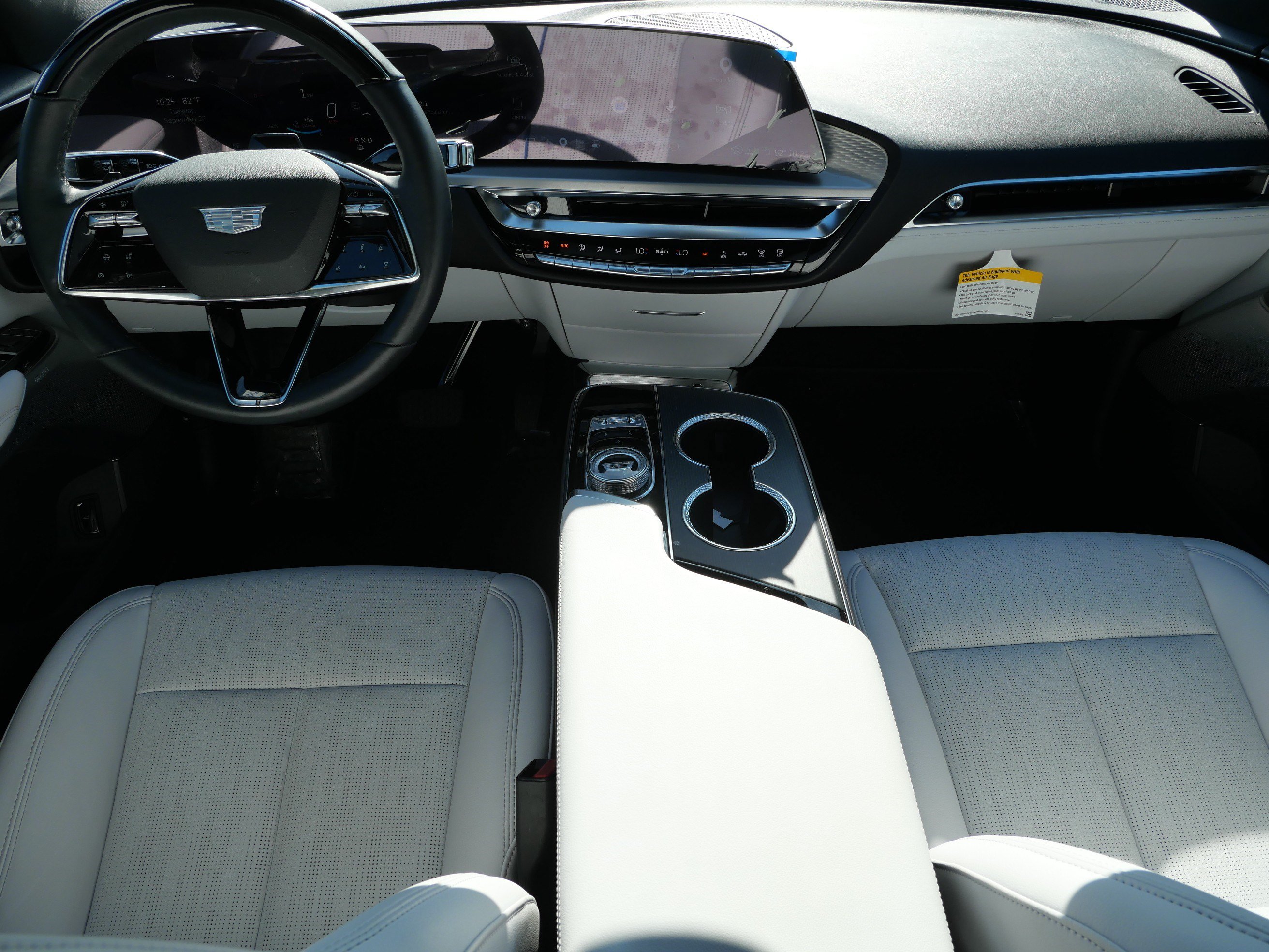 Used 2026 Cadillac Lyriq Premium Sport w/ LPO, Floor Liner Package AWD/4WD image 8
