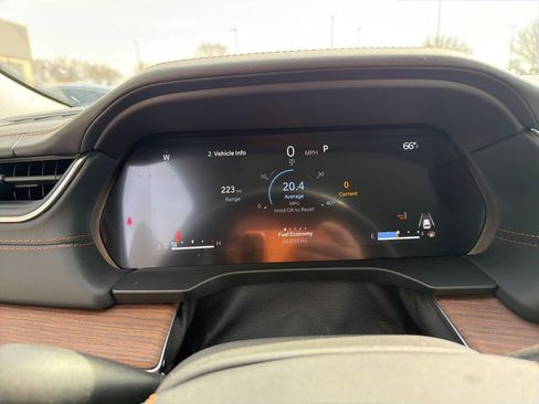 Used 2023 Jeep Grand Cherokee Summit image 14