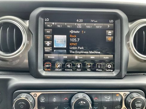 Used 2022 Jeep Gladiator Overland w/ Cold Weather Group AWD/4WD image 24