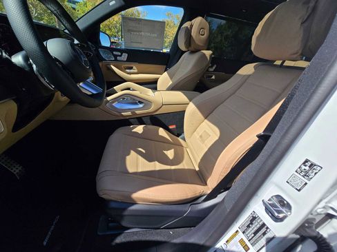 New 2026 Mercedes-Benz GLS 580 4MATIC image 27