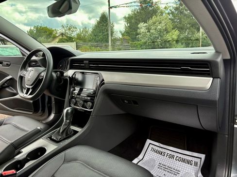 Used 2021 Volkswagen Passat 2.0T SE image 22