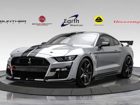 Used 2022 Ford Mustang Shelby GT500 w/ Carbon Fiber Track Pack RWD image 1