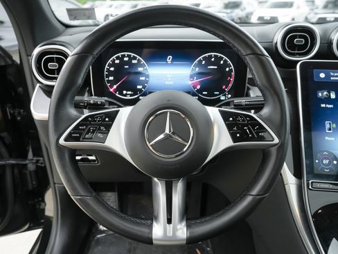 Used 2023 Mercedes-Benz GLC 300 4MATIC image 9