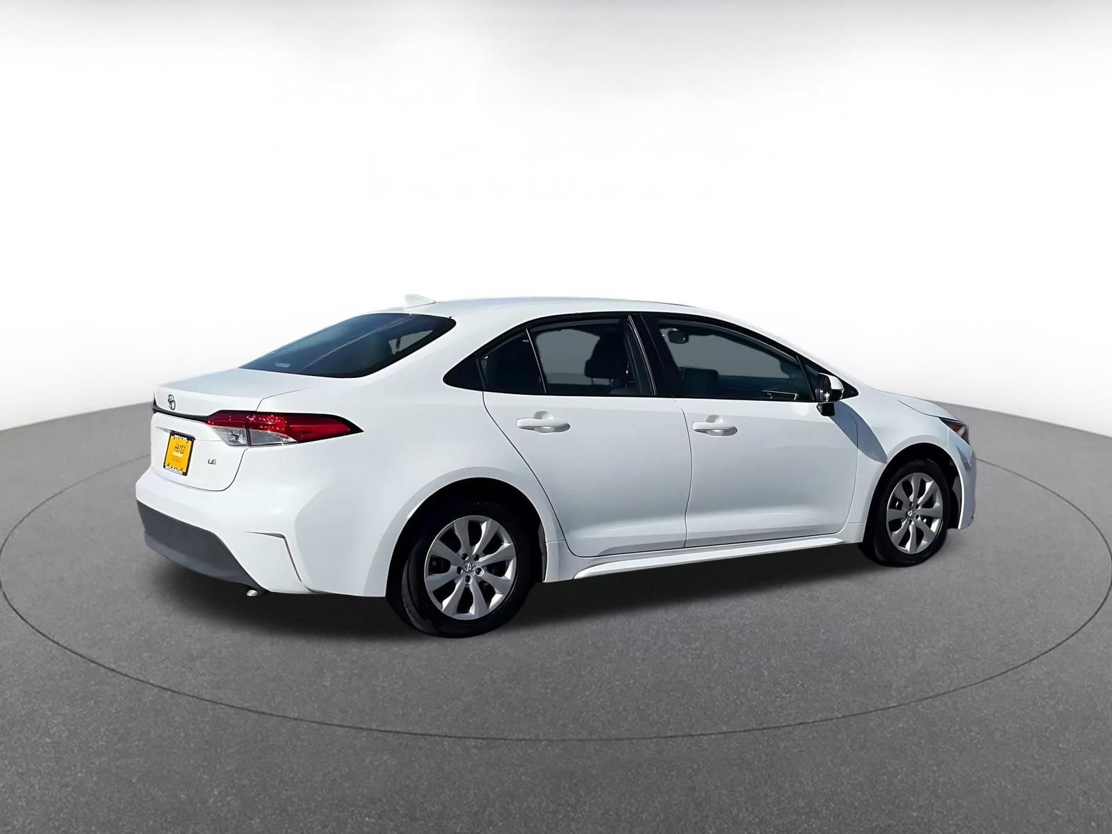 Used 2025 Toyota Corolla LE FWD image 14
