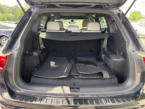 Used 2023 Volkswagen Tiguan SE R-Line FWD image 41