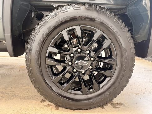 Used 2025 Chevrolet Silverado 2500 LT image 13