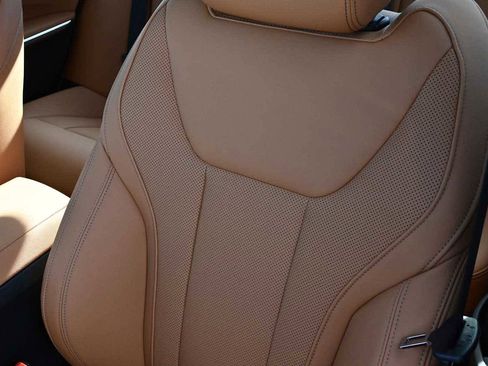 New 2026 BMW 330i Sedan w/ M Sport Package image 9