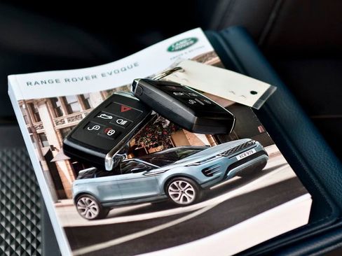 Used 2020 Land Rover Range Rover Evoque SE image 55