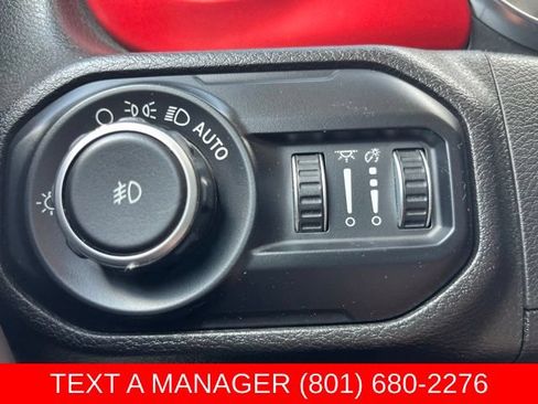 Used 2019 Jeep Wrangler Unlimited Rubicon AWD/4WD image 23