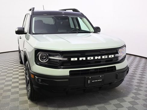 Used 2023 Ford Bronco Sport Outer Banks w/ Tech Package AWD/4WD image 9