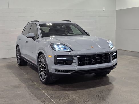 New 2026 Porsche Cayenne S image 9