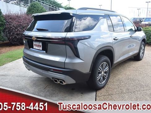 Used 2025 Chevrolet Traverse LT w/ LPO, Floor Liner Package FWD image 12