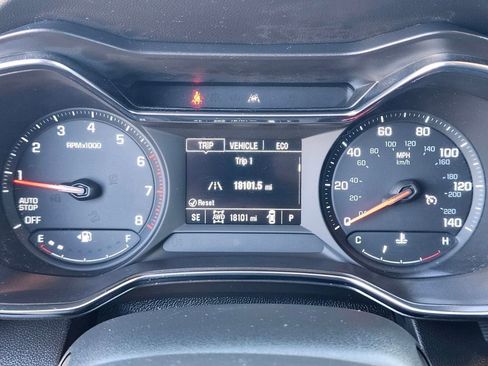 Used 2023 Chevrolet TrailBlazer LT AWD/4WD image 29
