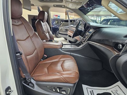 Used 2015 Cadillac Escalade Premium AWD/4WD image 23