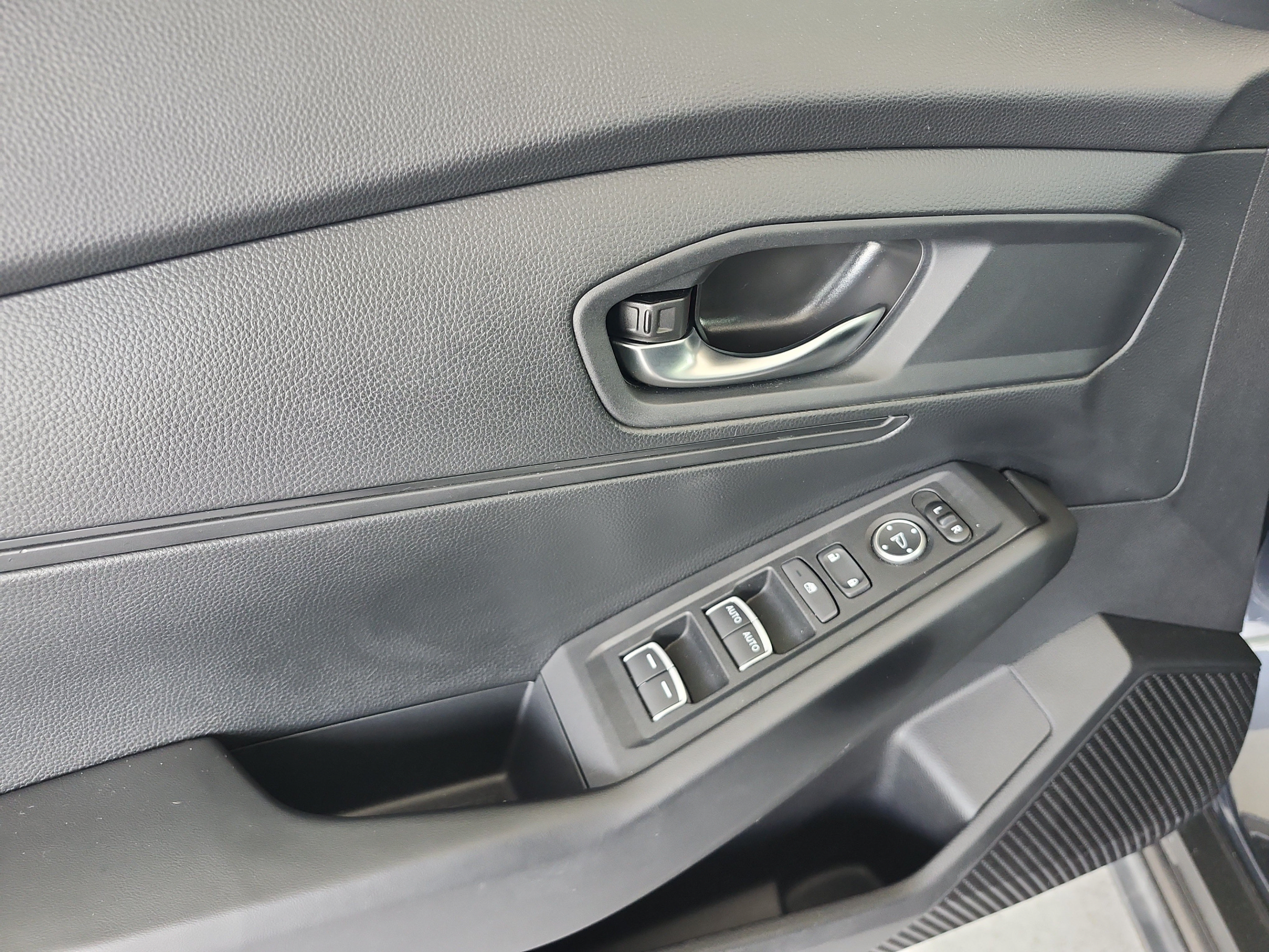 Used 2023 Honda Accord LX image 16