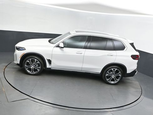 New 2026 BMW X5 sDrive40i w/ Parking Assistance Package image 32