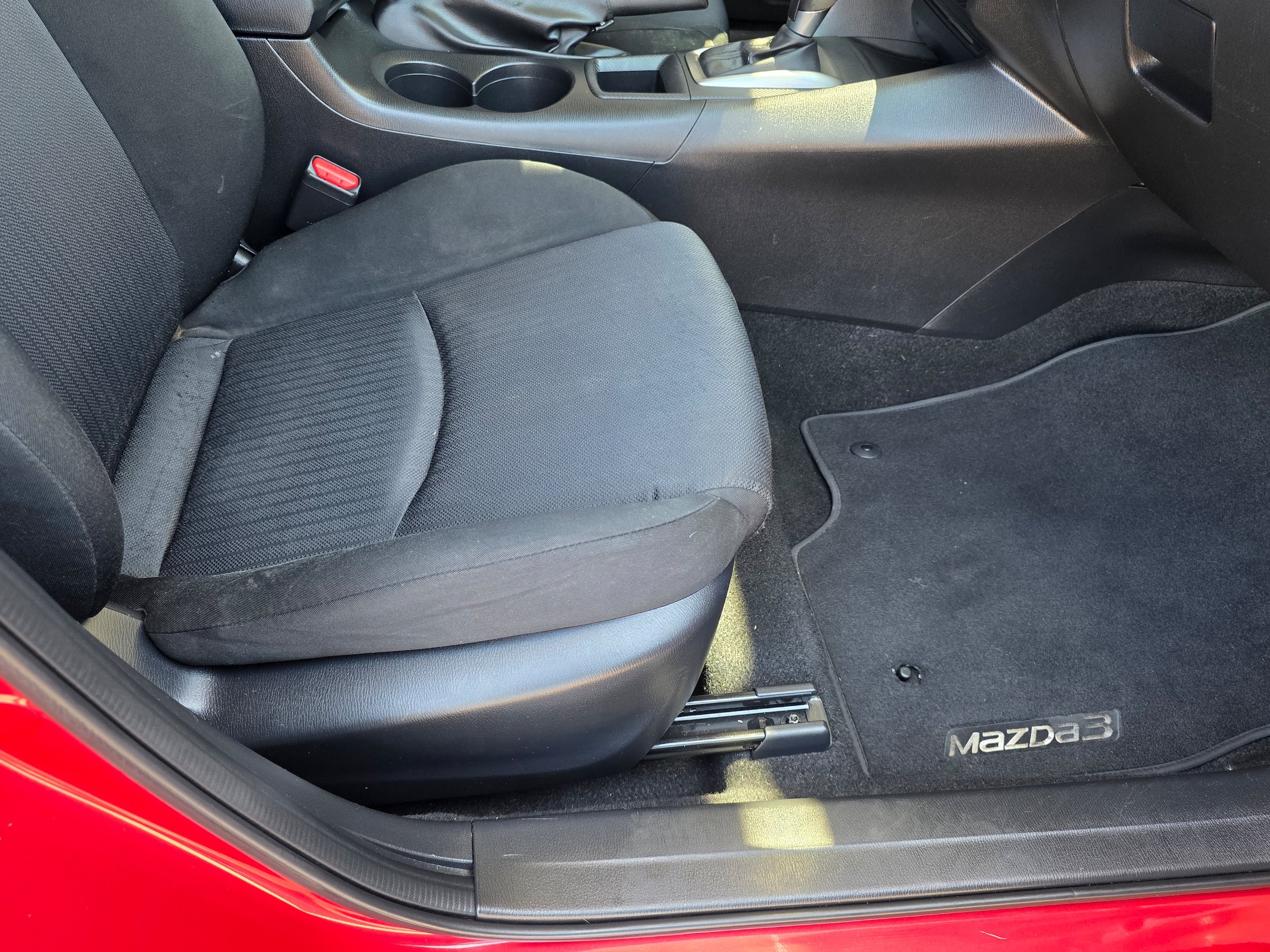 Used 2014 MAZDA MAZDA3 i Sport FWD image 25