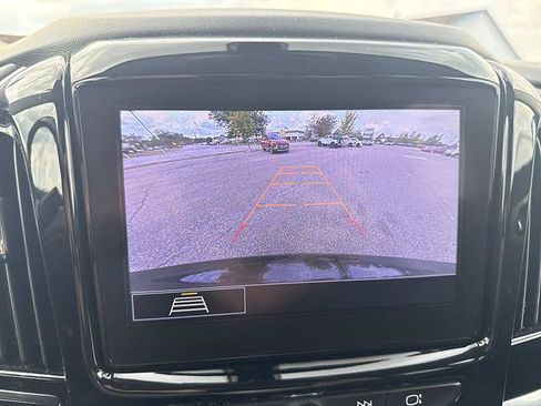 Used 2020 Chevrolet Traverse LT FWD image 53