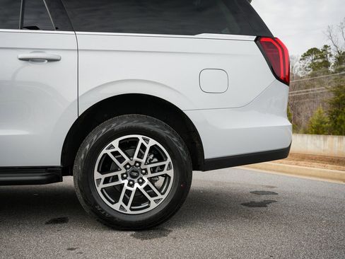 New 2026 Ford Expedition Max Active AWD/4WD image 6
