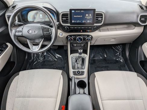 Used 2025 Hyundai Venue SEL FWD image 22