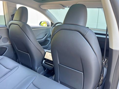 Used 2025 Tesla Model 3 Long Range image 42