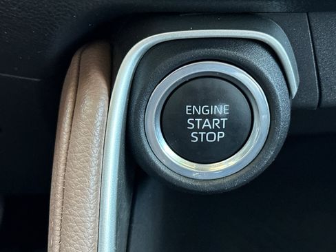 Used 2024 Toyota Grand Highlander AWD image 23