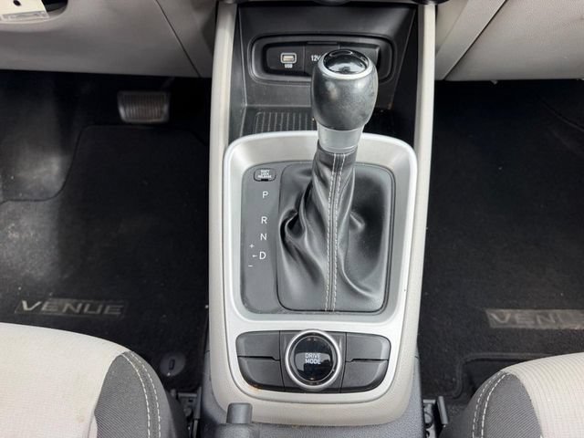 Certified 2023 Hyundai Venue SEL FWD image 15