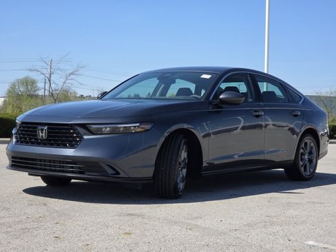 Used 2023 Honda Accord EX image 12