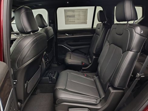 New 2026 Jeep Grand Cherokee L Limited AWD/4WD image 23