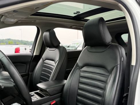 Certified 2024 Ford Edge SEL w/ Convenience Package AWD/4WD image 3