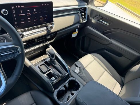 New 2025 GMC Canyon Elevation w/ Convenience Package image 30