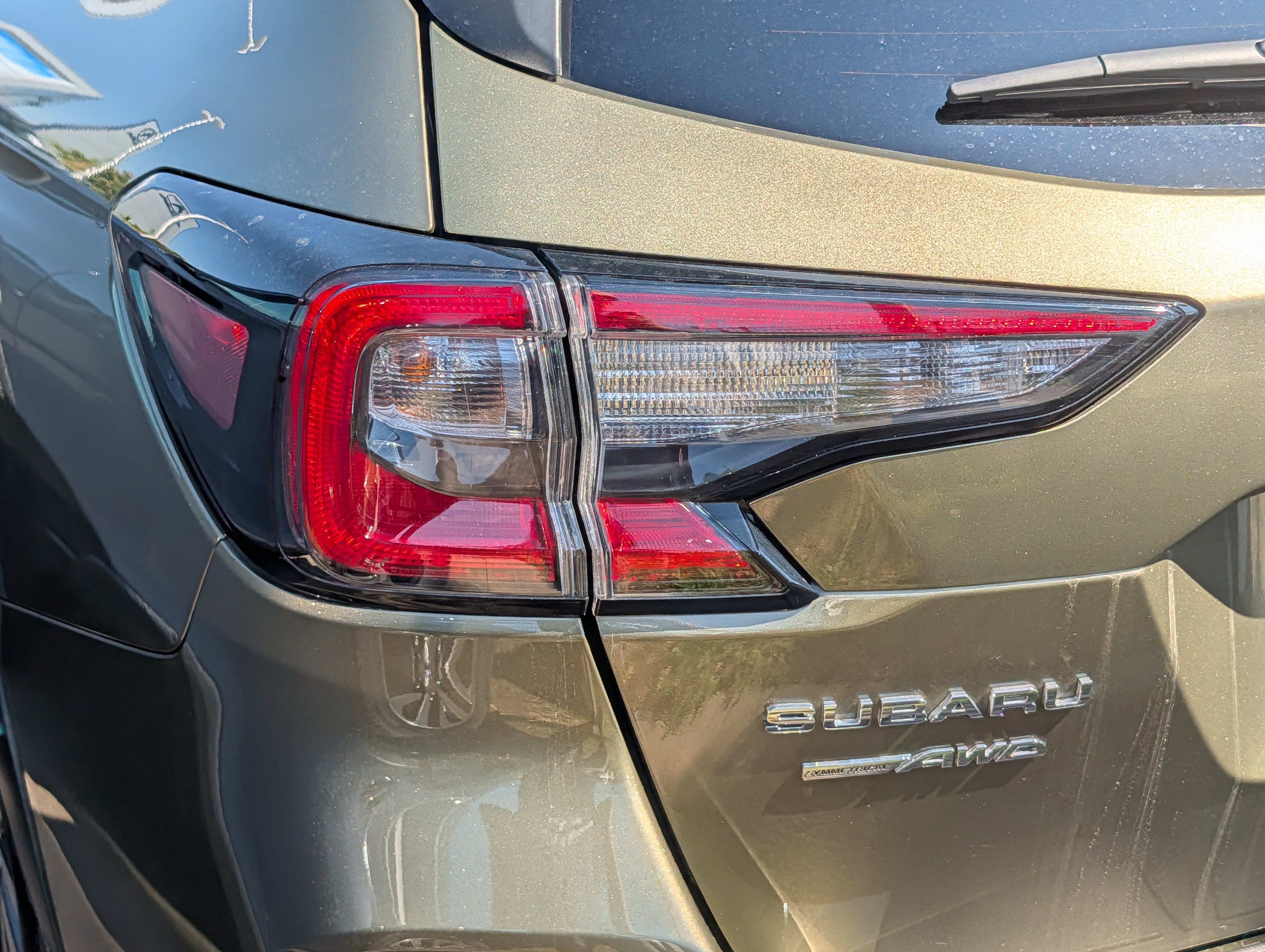 Certified 2025 Subaru Outback Premium AWD/4WD image 17