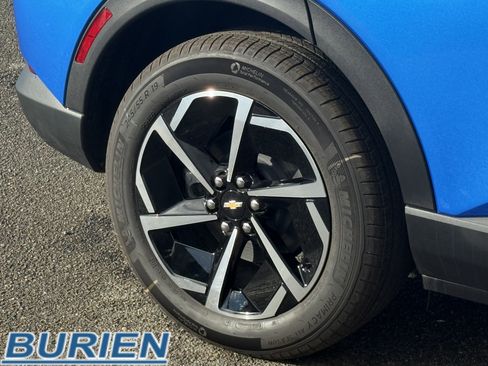 New 2026 Chevrolet Equinox EV LT image 29