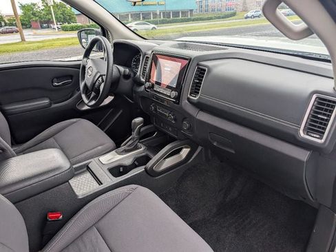 Used 2023 Nissan Frontier SV w/ Technology Package RWD image 31