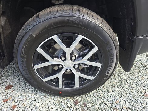 New 2025 Jeep Grand Cherokee Limited image 34