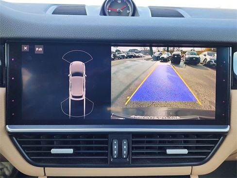 Used 2020 Porsche Cayenne Base image 23