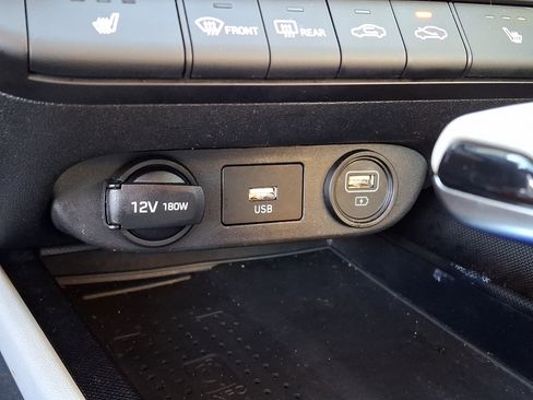 Certified 2023 Hyundai Elantra Limited FWD image 18