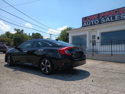 Used 2016 Honda Civic Touring image 3