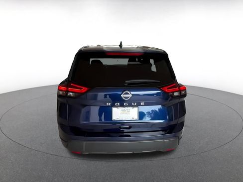 Used 2025 Nissan Rogue SV FWD image 12