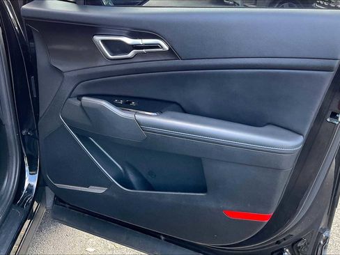 Used 2023 Kia Sportage EX image 23