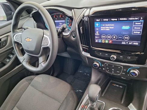 Used 2023 Chevrolet Traverse LT image 30