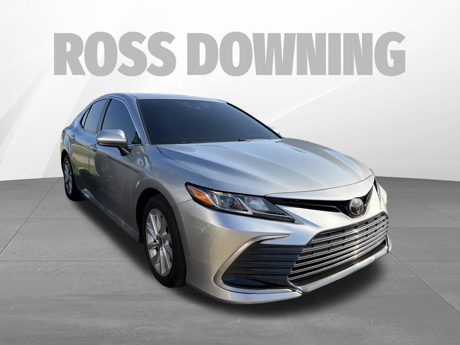 Used 2021 Toyota Camry LE FWD image 3