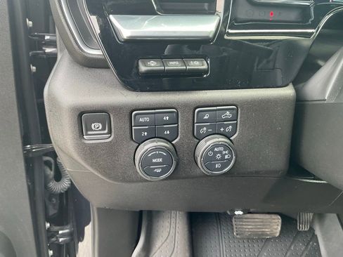 Used 2024 Chevrolet Silverado 1500 High Country AWD/4WD image 26