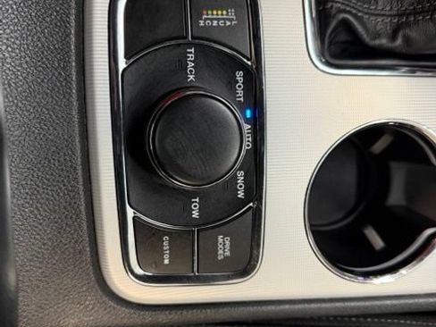 Used 2018 Jeep Grand Cherokee SRT AWD/4WD image 31