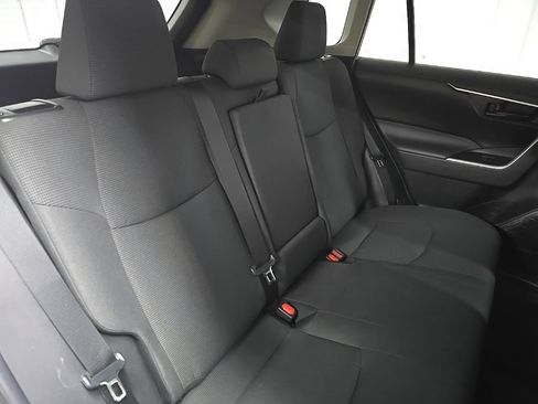 Used 2021 Toyota RAV4 LE AWD/4WD image 18