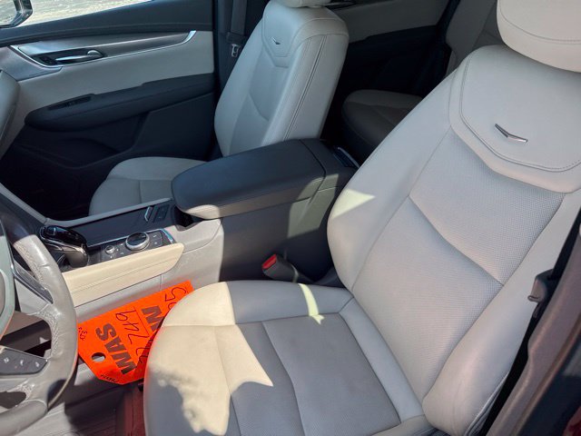 Used 2023 Cadillac XT5 Premium Luxury w/ Technology Package FWD image 25
