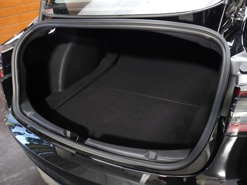 Used 2023 Tesla Model 3 Standard Range image 36