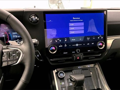 Used 2025 Lexus GX 550 image 9